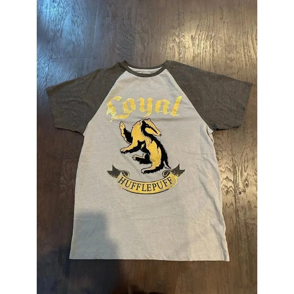 The Wizarding World of Harry‎ Potter Universal shirt Loyal Hufflepuff b42